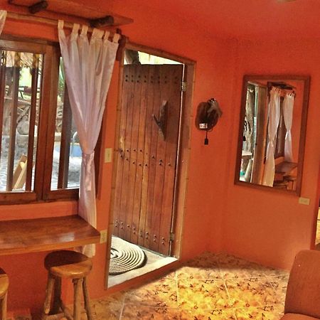 Lonesome George Ecolodge Puerto Ayora  Δωμάτιο φωτογραφία
